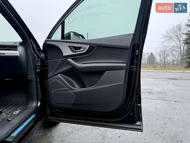 Внедорожник / Кроссовер Audi Q7 2019 в Днепре