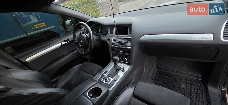 Внедорожник / Кроссовер Audi Q7 2013 в Тячеве