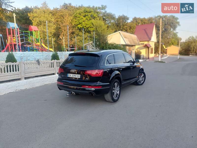 Внедорожник / Кроссовер Audi Q7 2012 в Смотриче