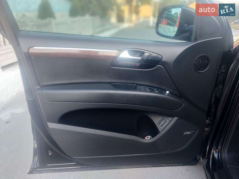 Внедорожник / Кроссовер Audi Q7 2012 в Смотриче