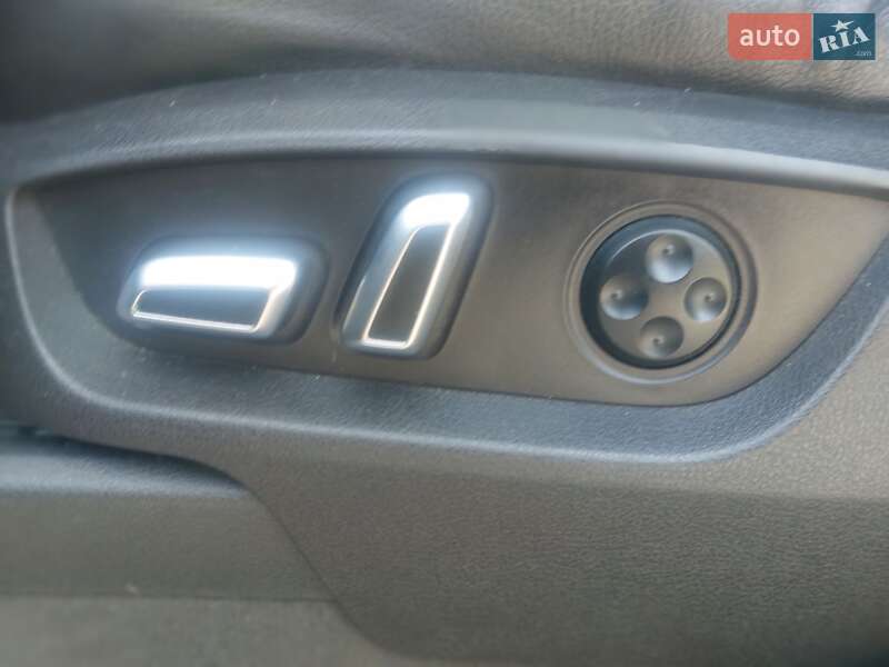 Внедорожник / Кроссовер Audi Q7 2012 в Смотриче