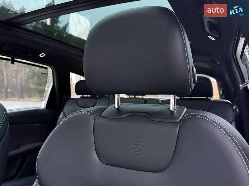 Внедорожник / Кроссовер Audi Q7 2017 в Ровно