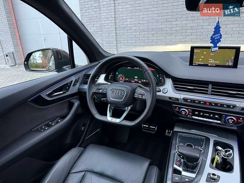 Внедорожник / Кроссовер Audi Q7 2017 в Ровно