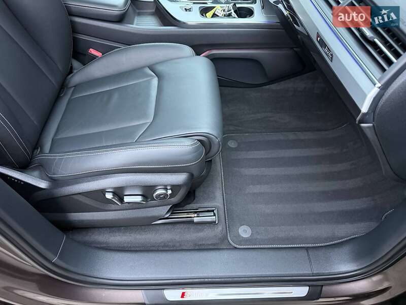 Внедорожник / Кроссовер Audi Q7 2017 в Ровно