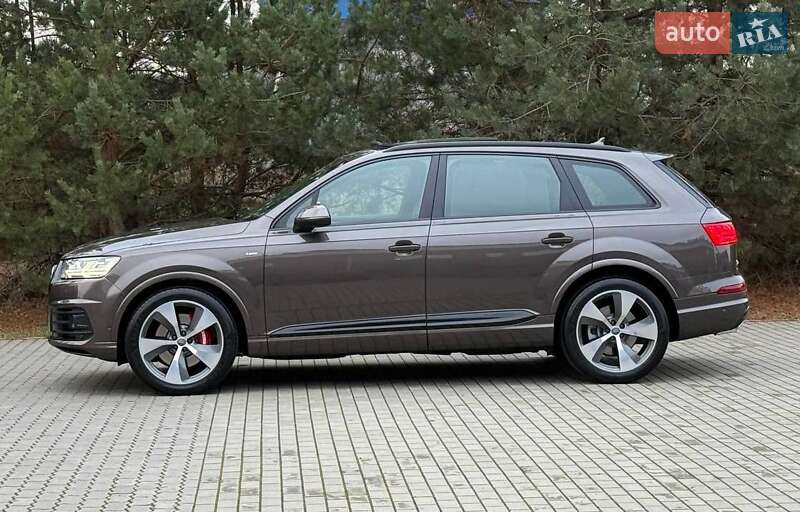 Внедорожник / Кроссовер Audi Q7 2017 в Ровно