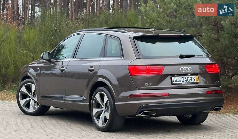 Внедорожник / Кроссовер Audi Q7 2017 в Ровно
