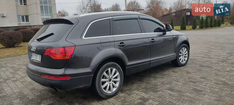 Внедорожник / Кроссовер Audi Q7 2006 в Нетешине