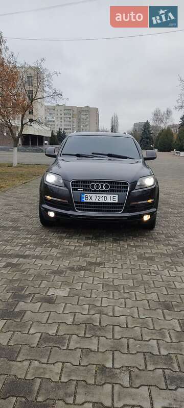 Внедорожник / Кроссовер Audi Q7 2006 в Нетешине