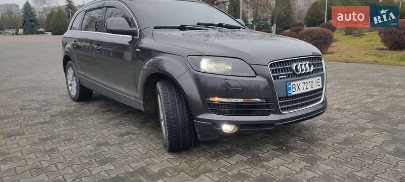 Внедорожник / Кроссовер Audi Q7 2006 в Нетешине