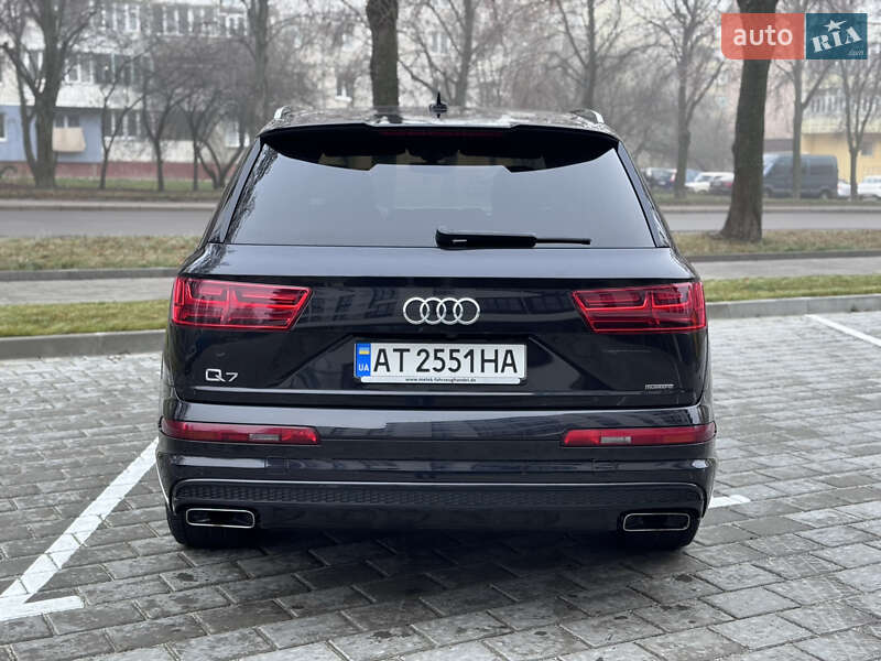 Внедорожник / Кроссовер Audi Q7 2017 в Ровно