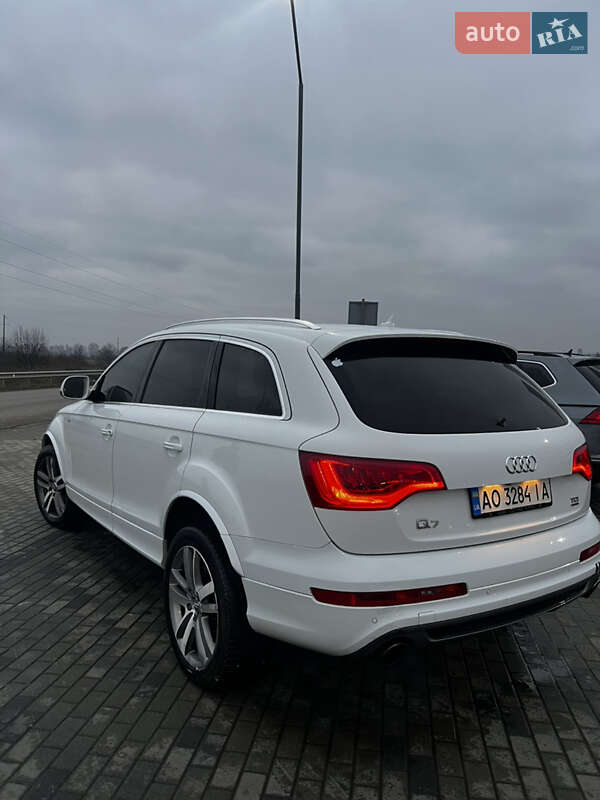 Внедорожник / Кроссовер Audi Q7 2012 в Хусте