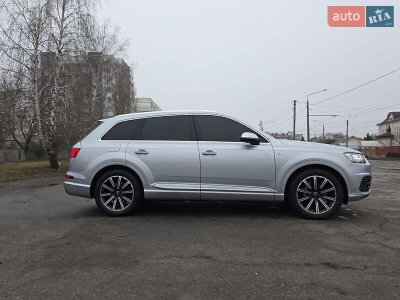 Внедорожник / Кроссовер Audi Q7 2016 в Харькове