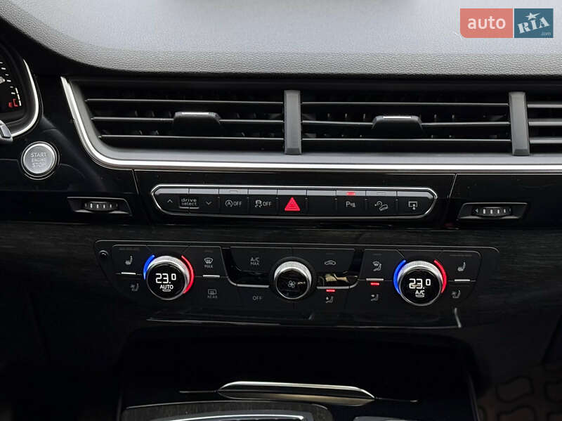 Внедорожник / Кроссовер Audi Q7 2017 в Киеве