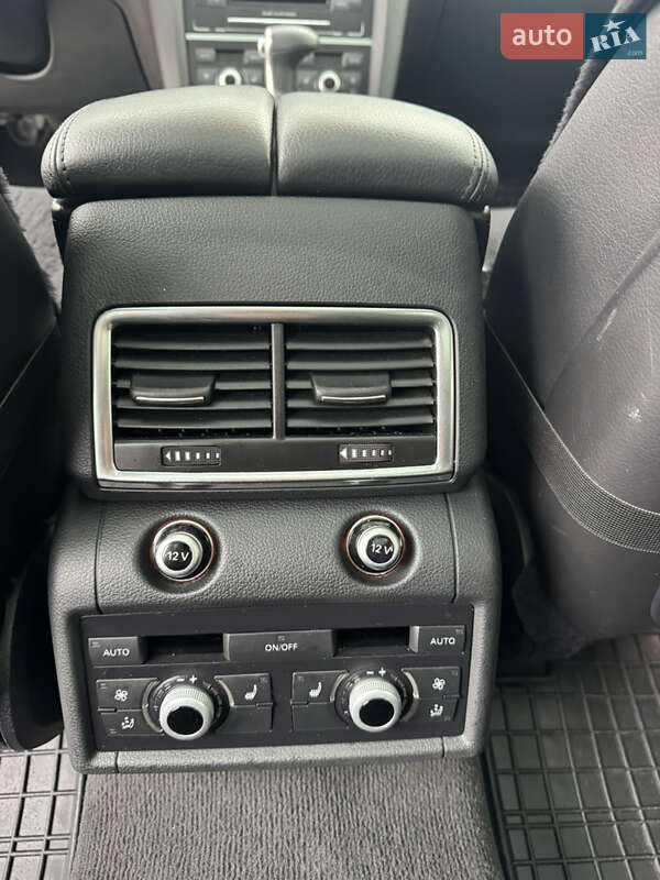 Внедорожник / Кроссовер Audi Q7 2015 в Измаиле