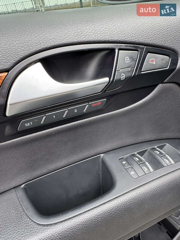 Внедорожник / Кроссовер Audi Q7 2015 в Измаиле