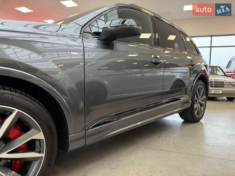 Внедорожник / Кроссовер Audi Q7 2020 в Тернополе