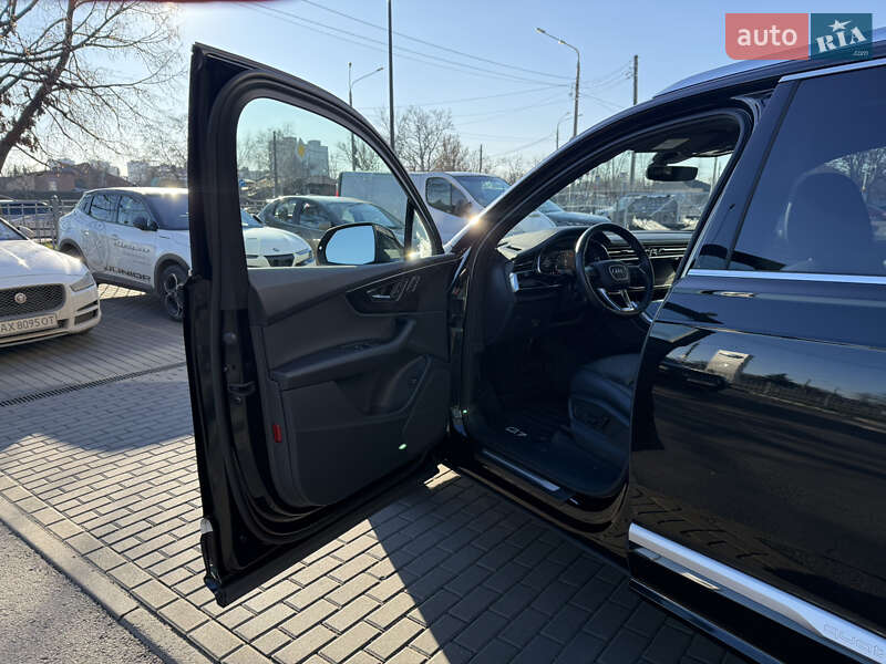 Внедорожник / Кроссовер Audi Q7 2022 в Харькове