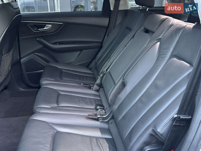 Внедорожник / Кроссовер Audi Q7 2021 в Полтаве