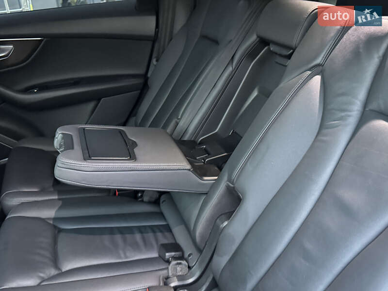 Внедорожник / Кроссовер Audi Q7 2021 в Полтаве