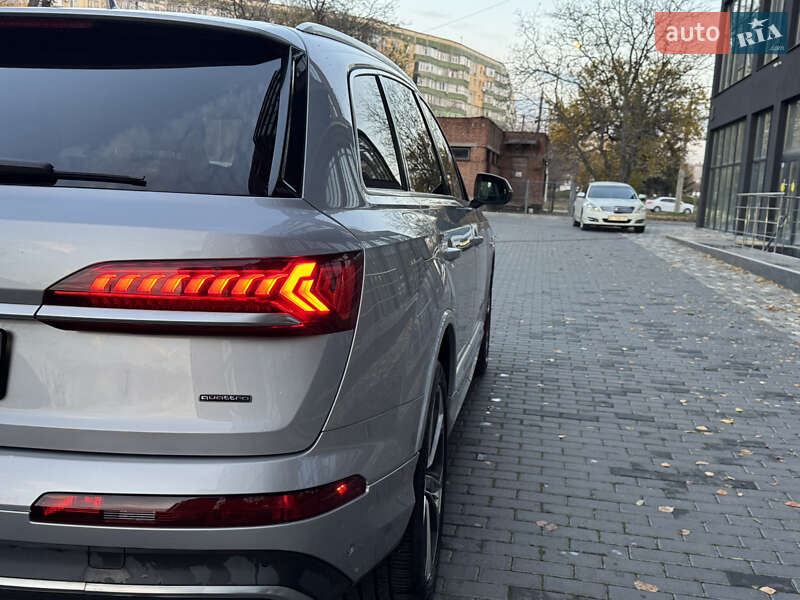 Внедорожник / Кроссовер Audi Q7 2021 в Полтаве