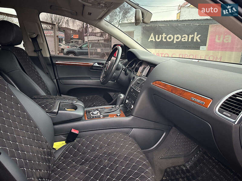 Внедорожник / Кроссовер Audi Q7 2010 в Запорожье