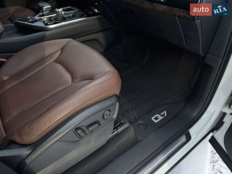 Внедорожник / Кроссовер Audi Q7 2019 в Киеве