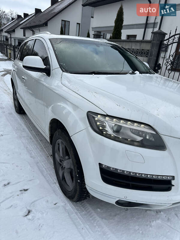 Позашляховик / Кросовер Audi Q7 2011 в Рівному