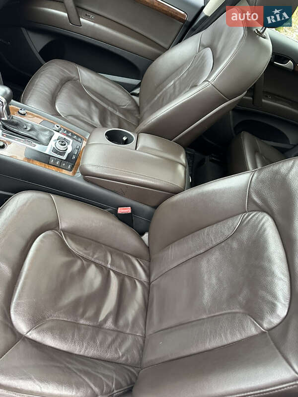 Позашляховик / Кросовер Audi Q7 2011 в Рівному