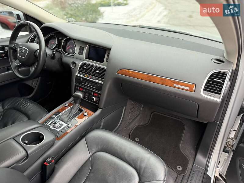 Позашляховик / Кросовер Audi Q7 2015 в Києві фото 21 Позашляховик / Кросовер Audi Q7 2015 в Києві