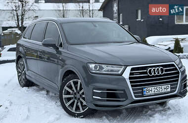Позашляховик / Кросовер Audi Q7 2015 в Києві