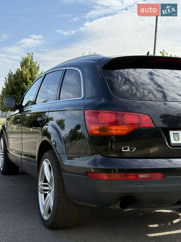 Позашляховик / Кросовер Audi Q7 2007 в Краматорську
