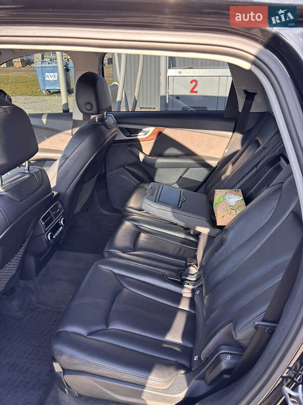 Внедорожник / Кроссовер Audi Q7 2015 в Виноградове