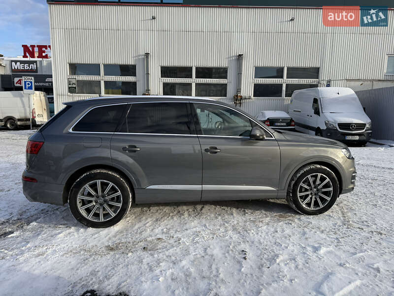 Внедорожник / Кроссовер Audi Q7 2017 в Киеве