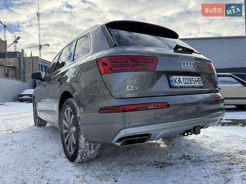 Внедорожник / Кроссовер Audi Q7 2017 в Киеве