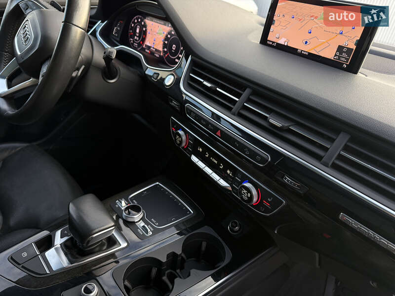 Внедорожник / Кроссовер Audi Q7 2017 в Киеве