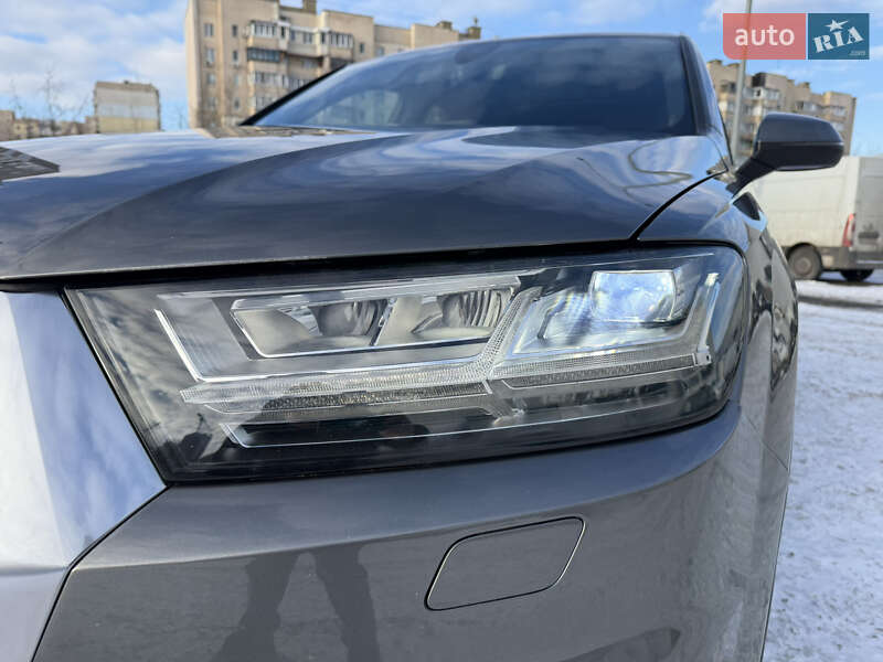 Внедорожник / Кроссовер Audi Q7 2017 в Киеве