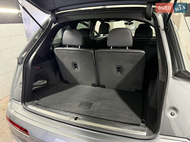 Внедорожник / Кроссовер Audi Q7 2017 в Киеве