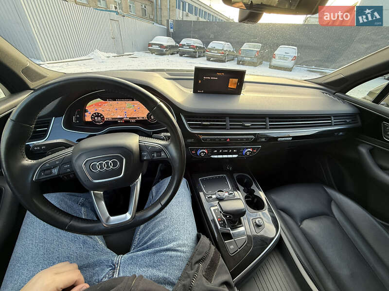 Внедорожник / Кроссовер Audi Q7 2017 в Киеве