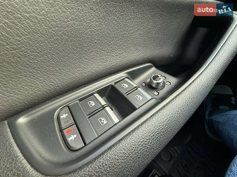 Внедорожник / Кроссовер Audi Q7 2017 в Киеве