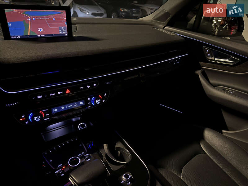 Внедорожник / Кроссовер Audi Q7 2017 в Киеве