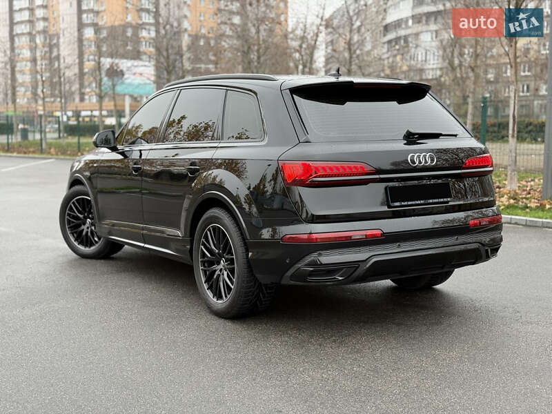 Внедорожник / Кроссовер Audi Q7 2020 в Днепре