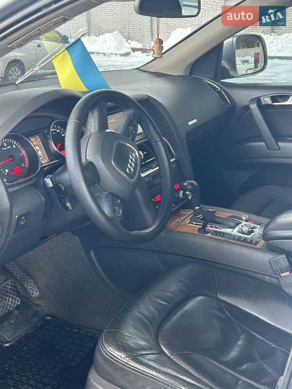 Позашляховик / Кросовер Audi Q7 2006 в Полтаві