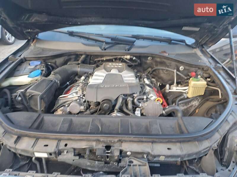 Позашляховик / Кросовер Audi Q7 2015 в Львові