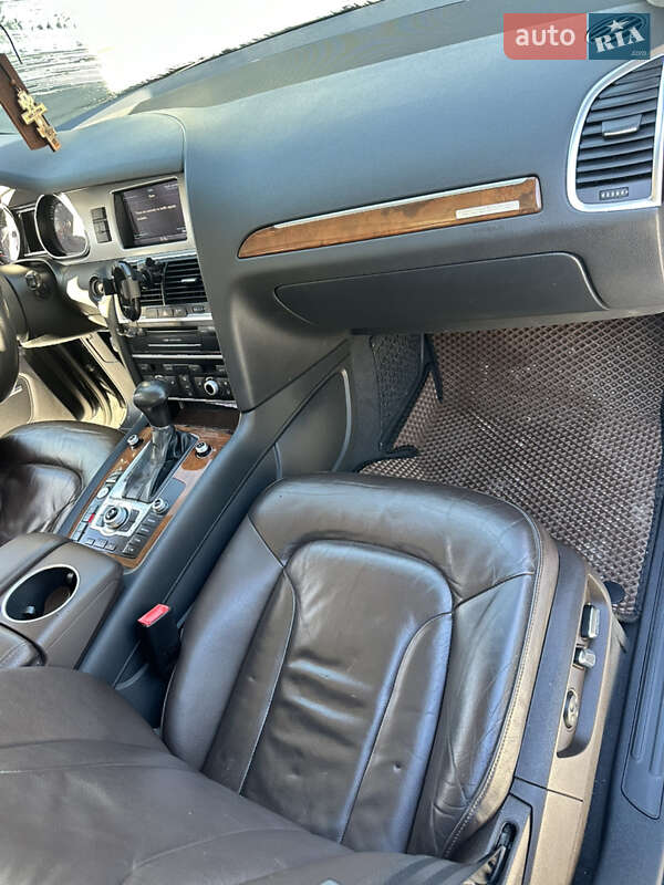 Позашляховик / Кросовер Audi Q7 2014 в Кременці