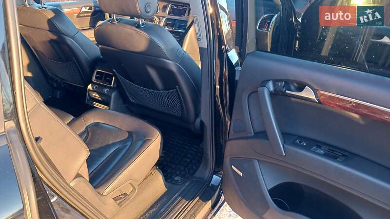 Внедорожник / Кроссовер Audi Q7 2015 в Новояворовске