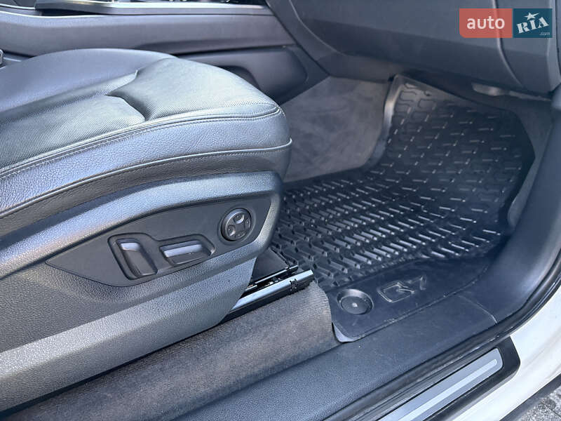 Позашляховик / Кросовер Audi Q7 2015 в Луцьку