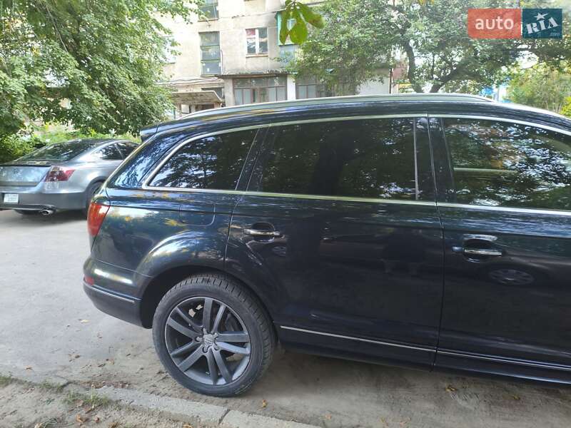 Позашляховик / Кросовер Audi Q7 2012 в Полтаві