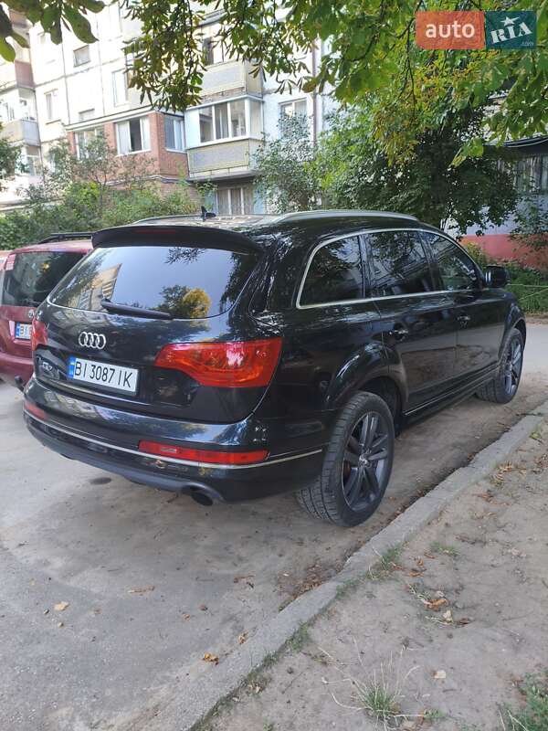 Позашляховик / Кросовер Audi Q7 2012 в Полтаві