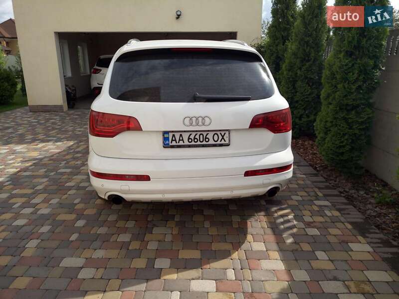 Позашляховик / Кросовер Audi Q7 2010 в Києві