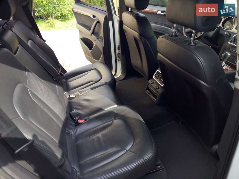 Позашляховик / Кросовер Audi Q7 2010 в Києві